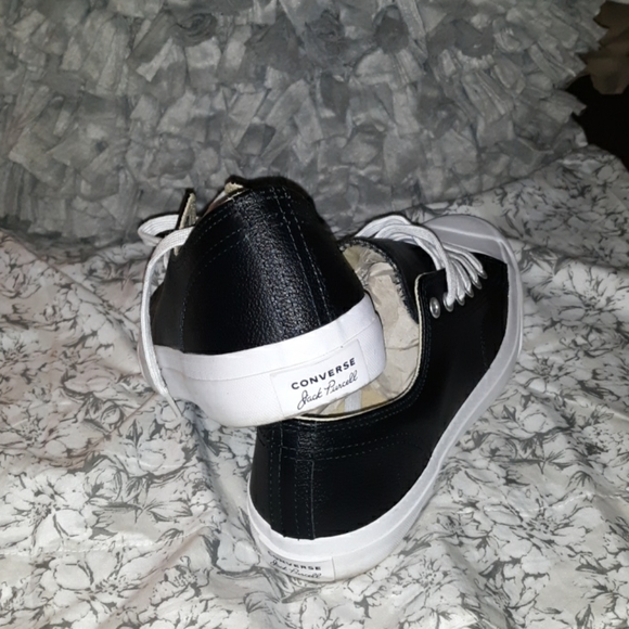 Converse - Picture 3 of 3